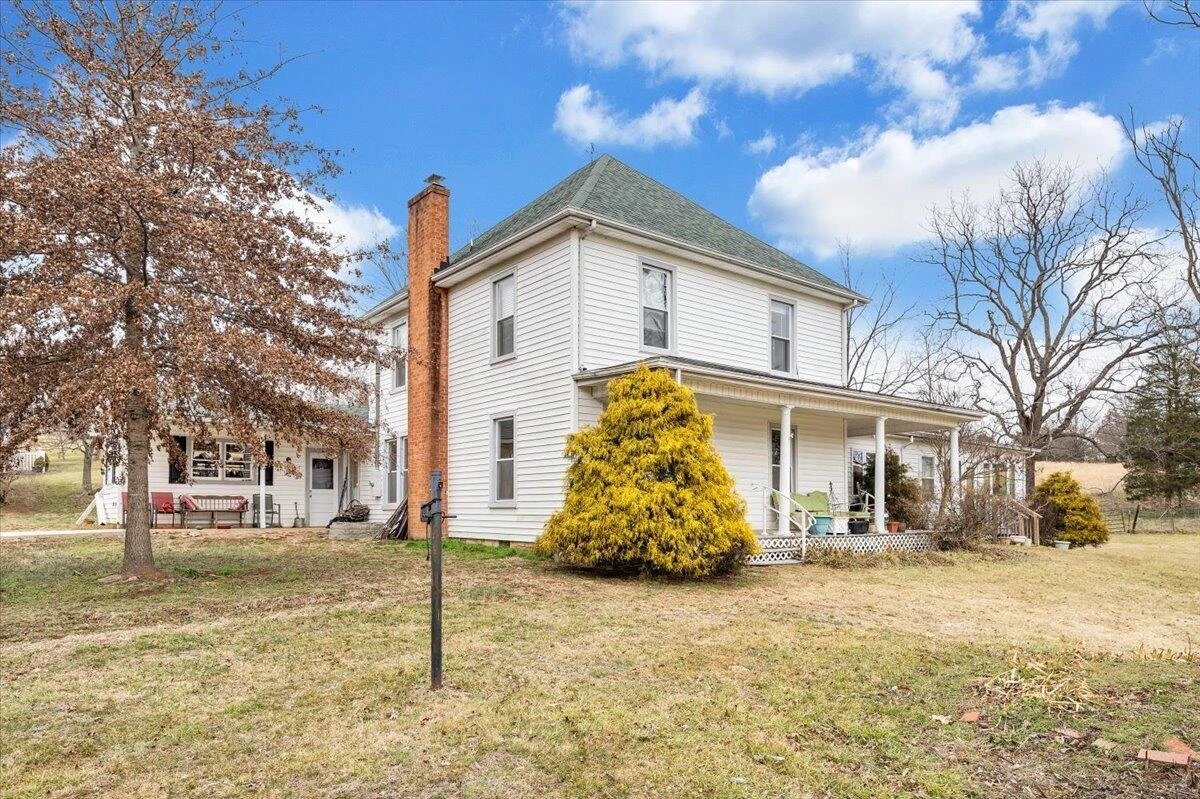 210 Nassau RD #& 148 - Photo 5