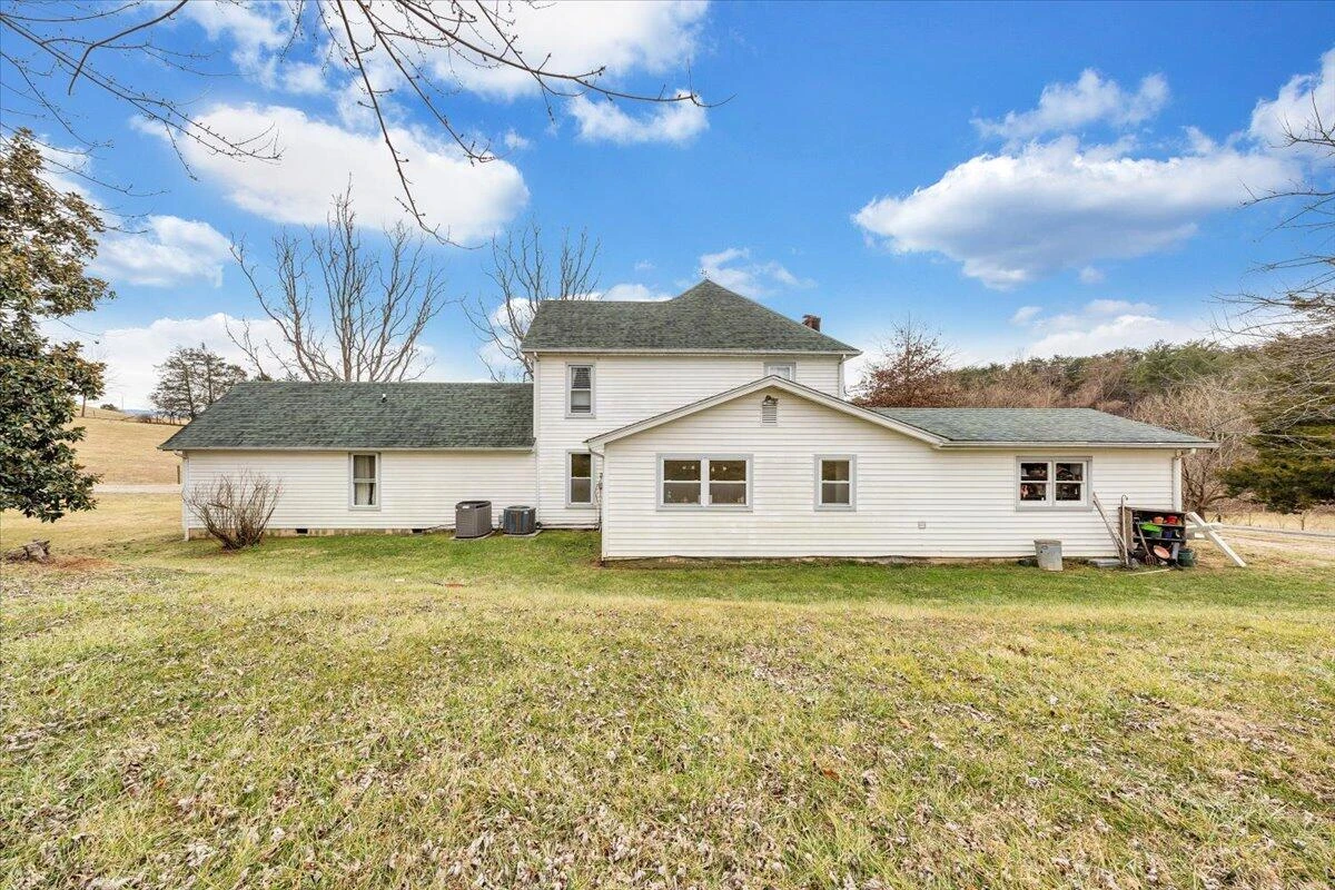 210 Nassau RD #& 148 - Photo 6