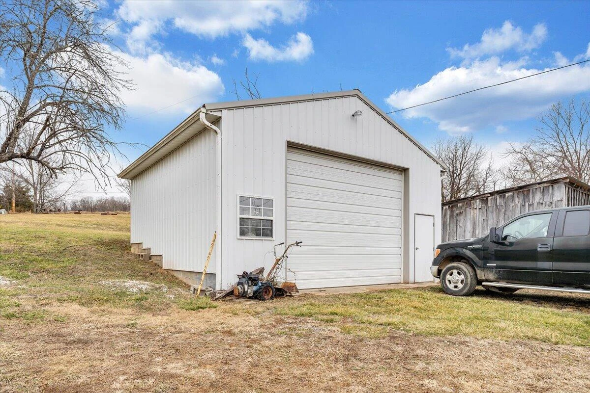 210 Nassau RD #& 148 - Photo 7