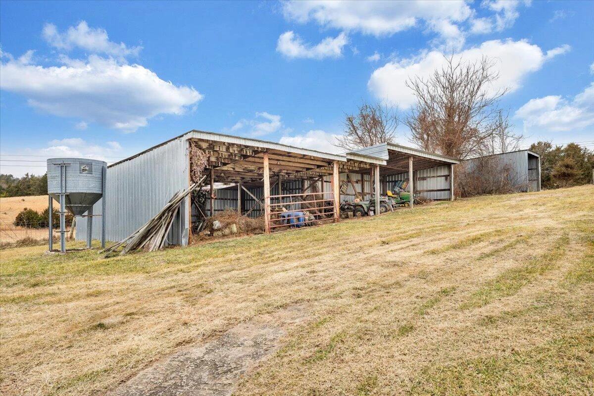 210 Nassau RD #& 148 - Photo 8