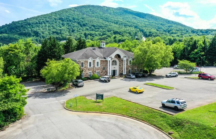 192 Summerfield CT