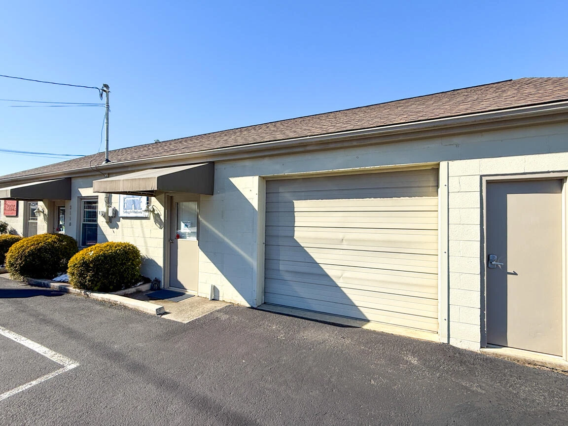 2110 Shenandoah Valley AVE NE - Photo 2