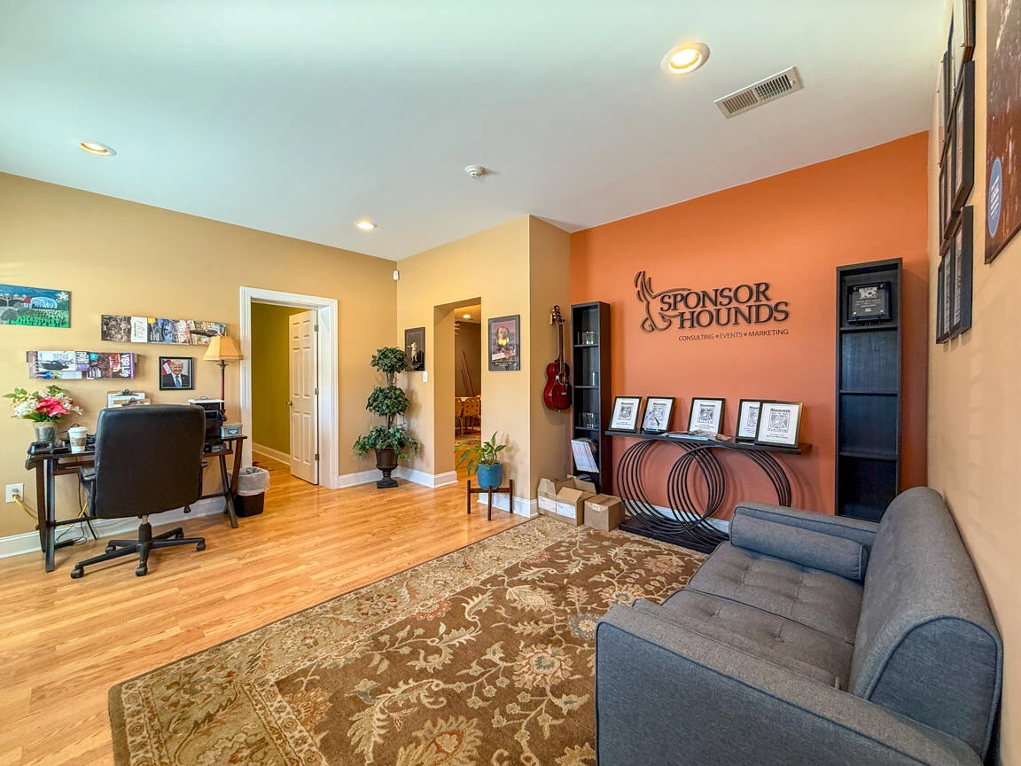 2110 Shenandoah Valley AVE NE - Photo 9