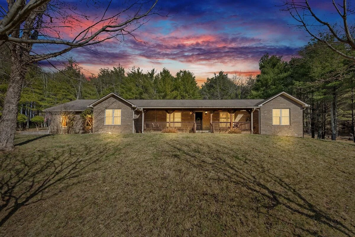 181 Borderline RD NW - Photo 2