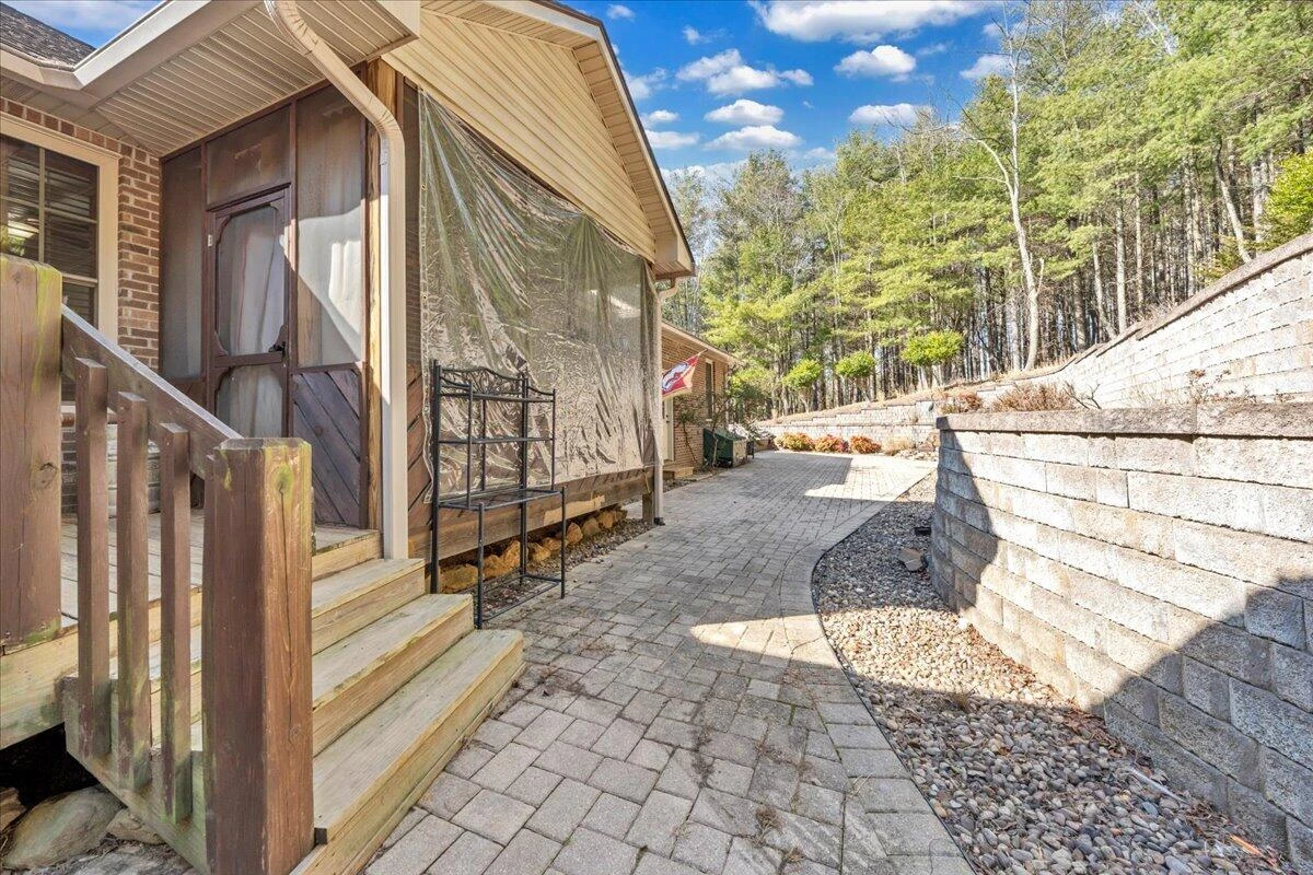 181 Borderline RD NW - Photo 40