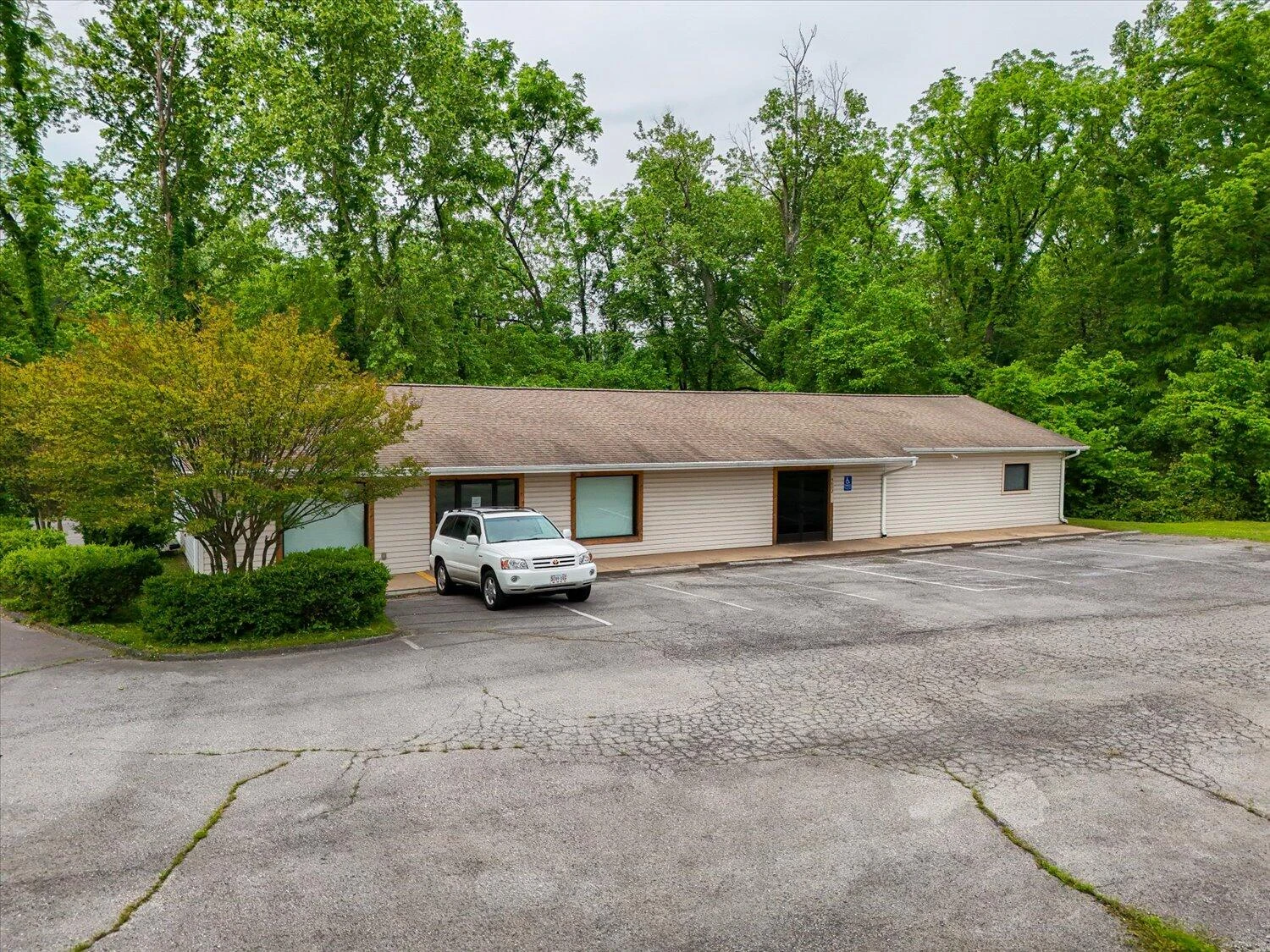 4002 Brandon AVE SW - Photo 2