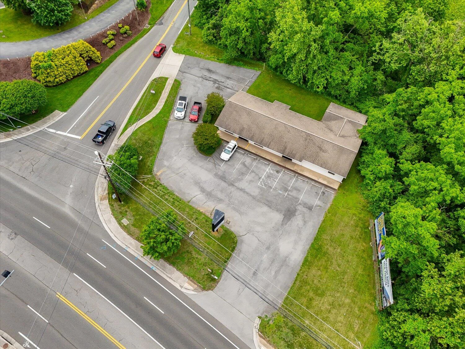 4002 Brandon AVE SW - Photo 5