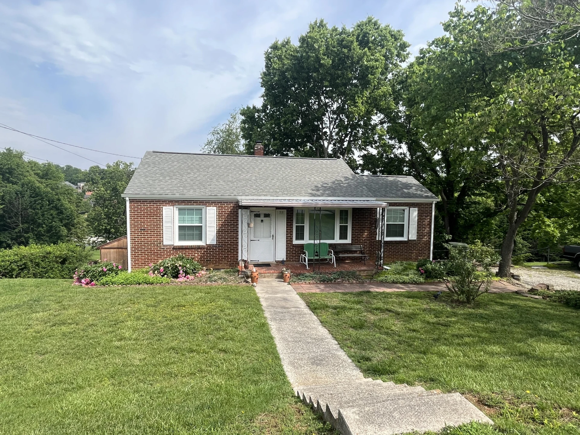 23 Upland DR - Photo 3