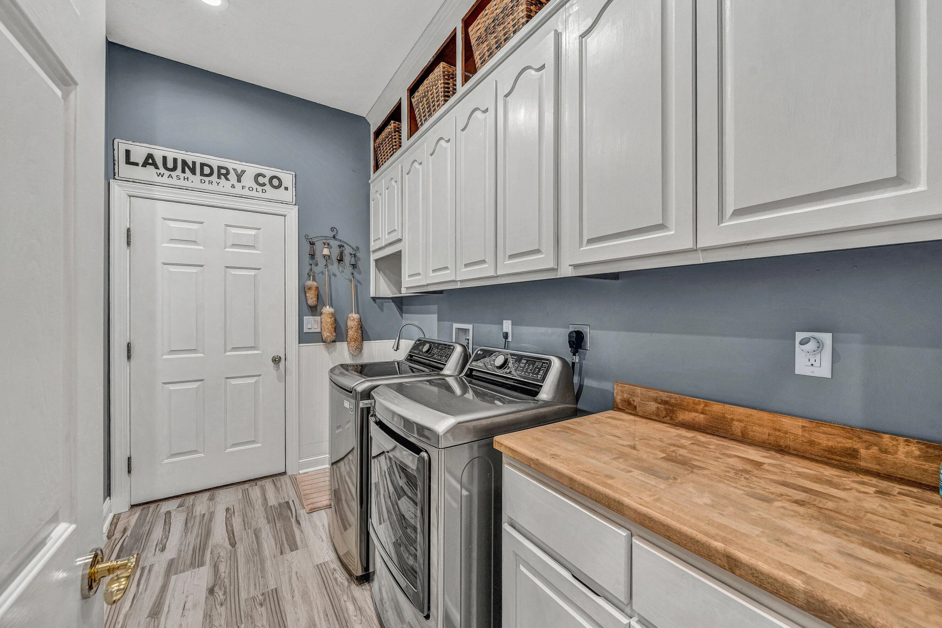 20 Waverly CT - Photo 42