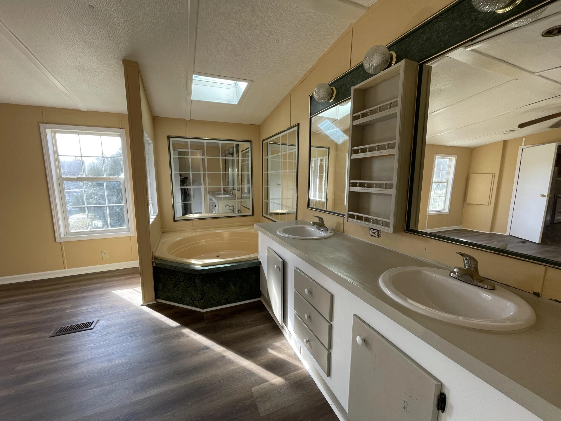 287 Tyree CIR - Photo 3