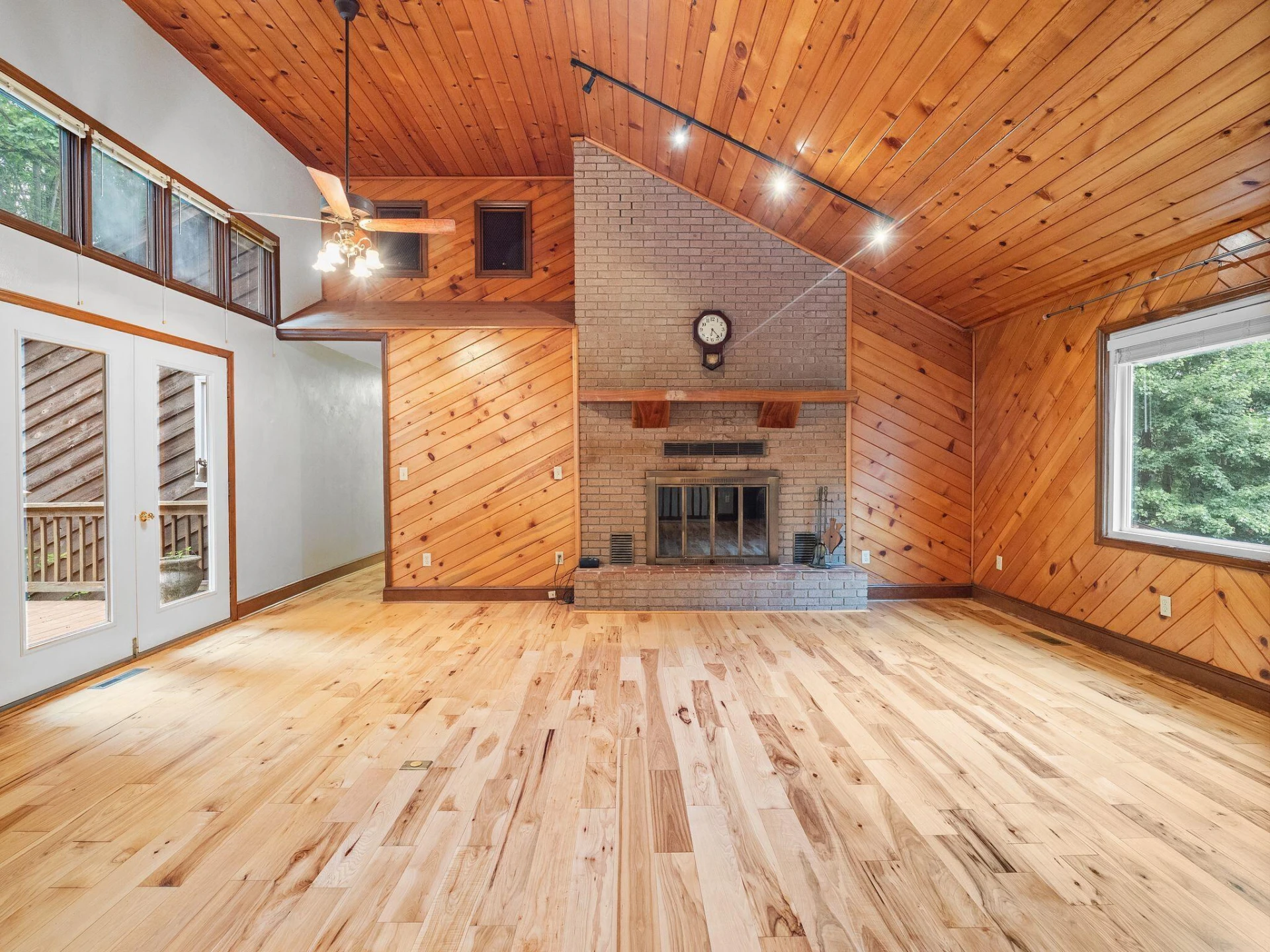2524 Hopkins RD - Photo 3