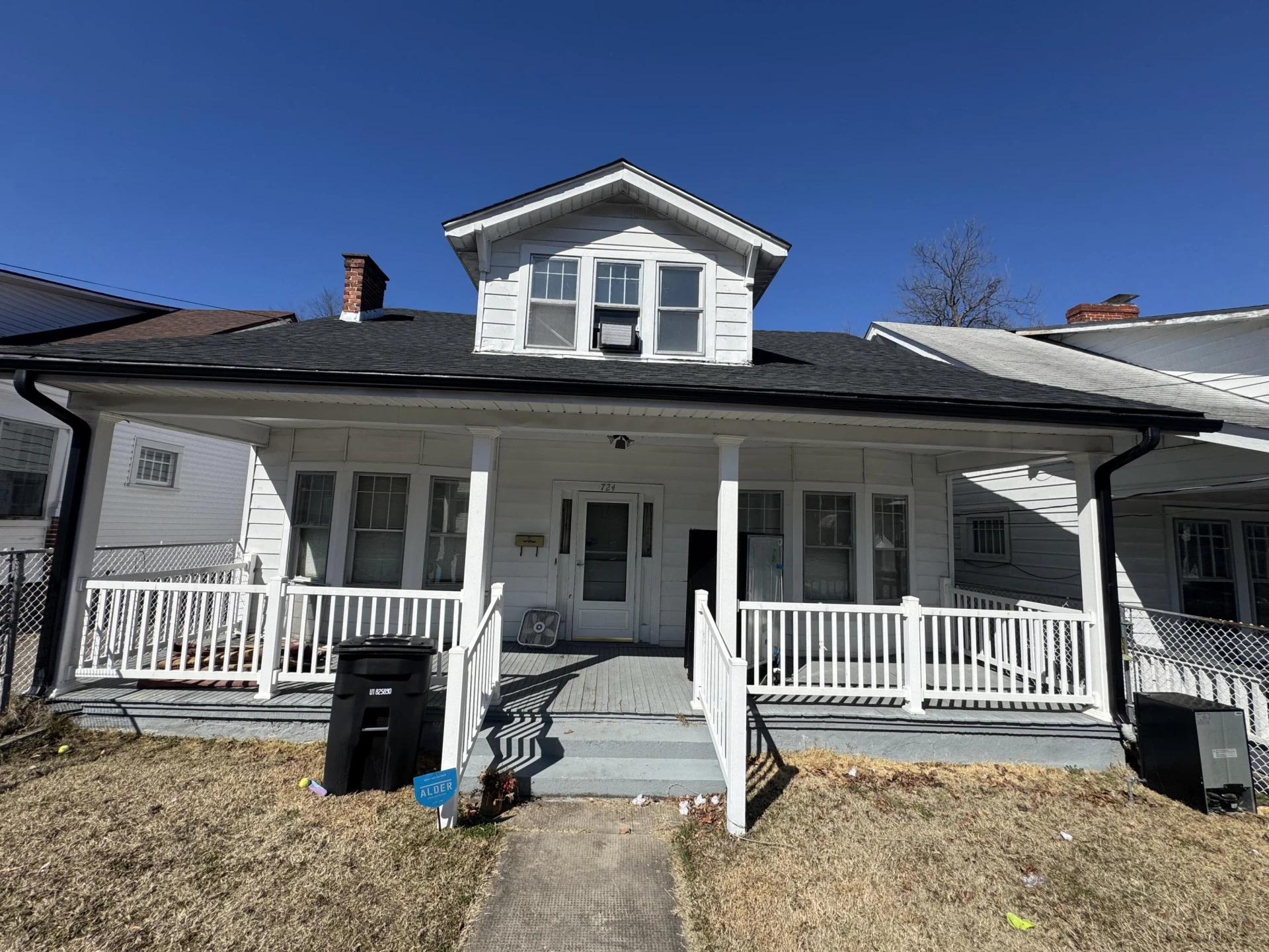 724 Temple AVE