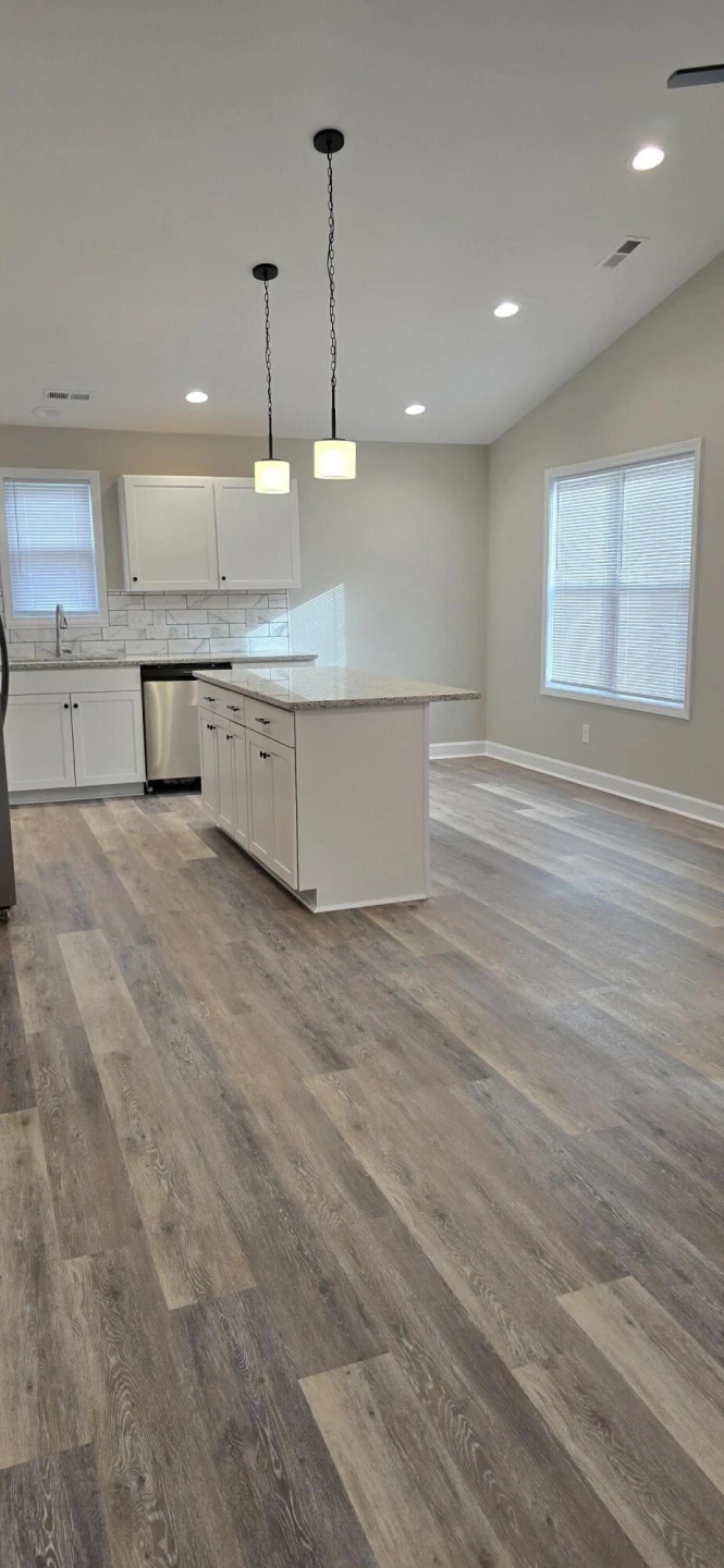 216 Franklin AVE - Photo 2
