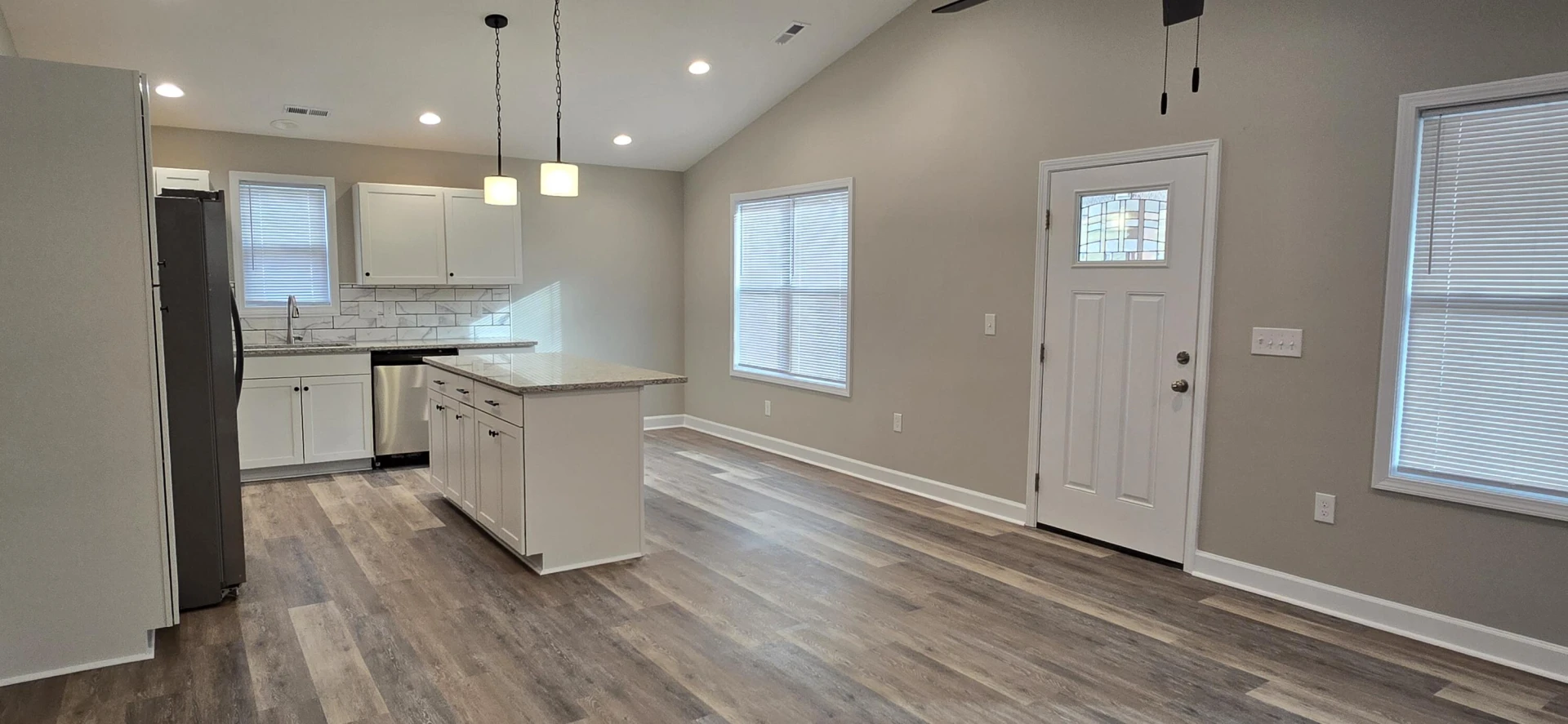216 Franklin AVE - Photo 4