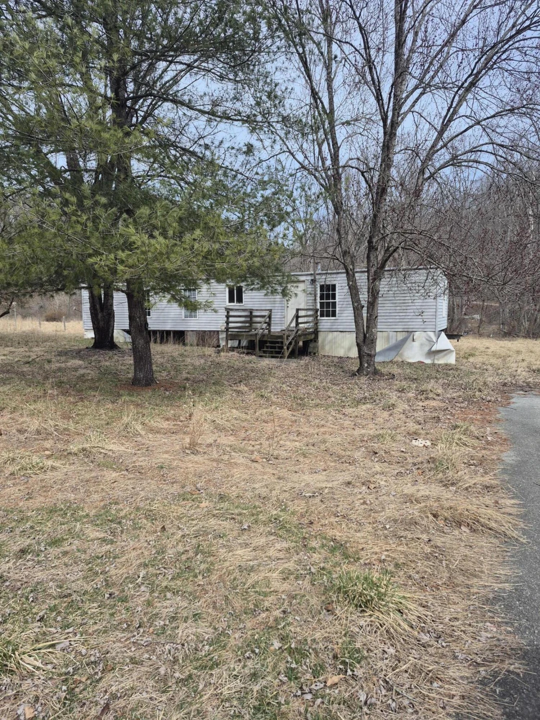 1105 Lithia RD - Photo 2