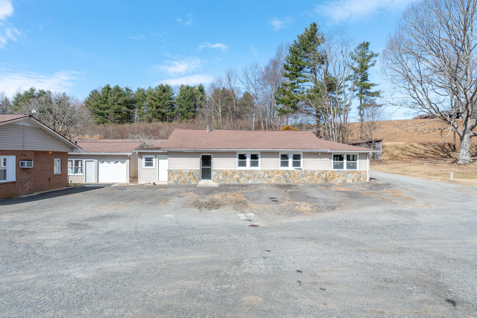 2295 Jeb Stuart Hwy - Photo 37
