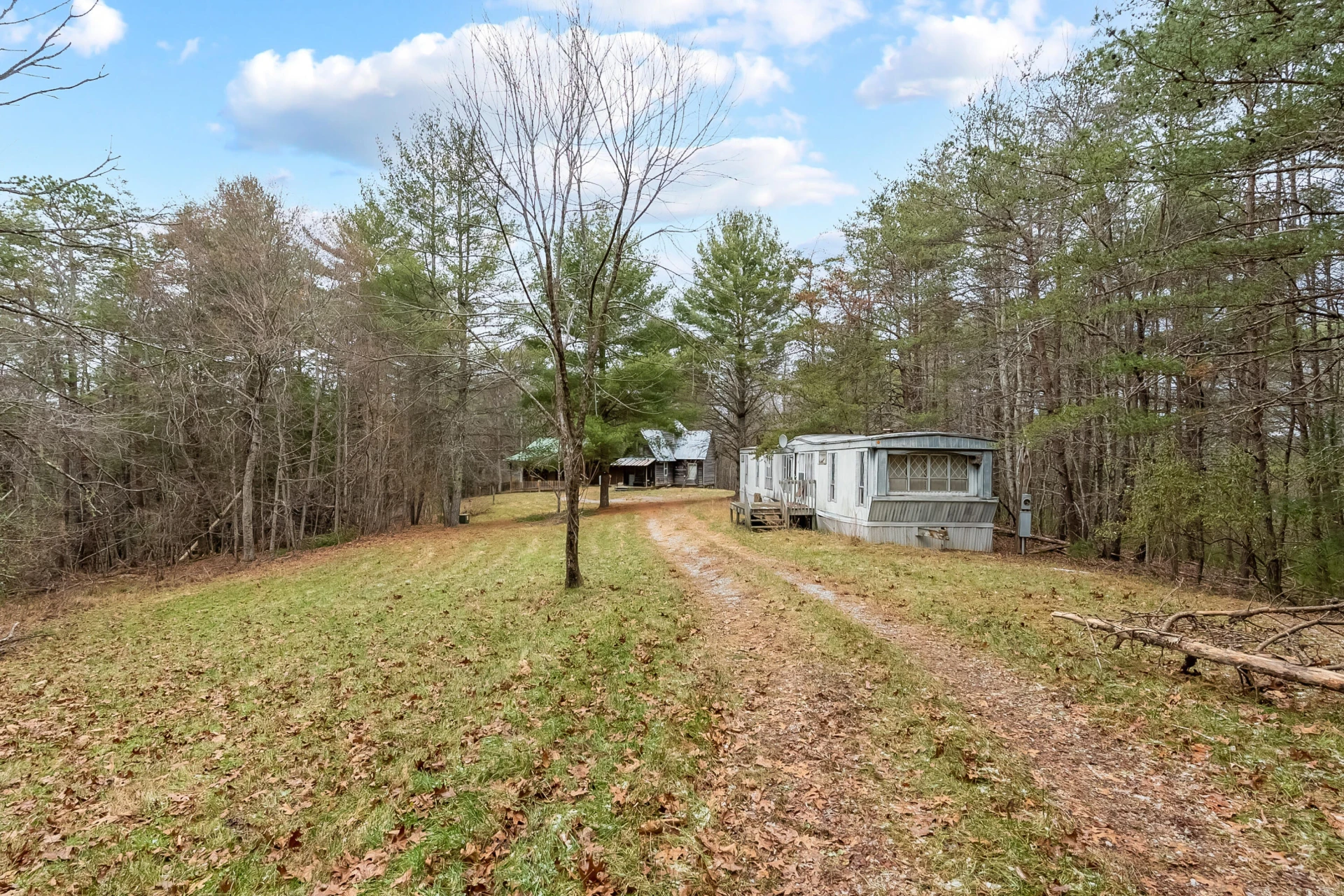 391 Airport RD NW - Photo 2
