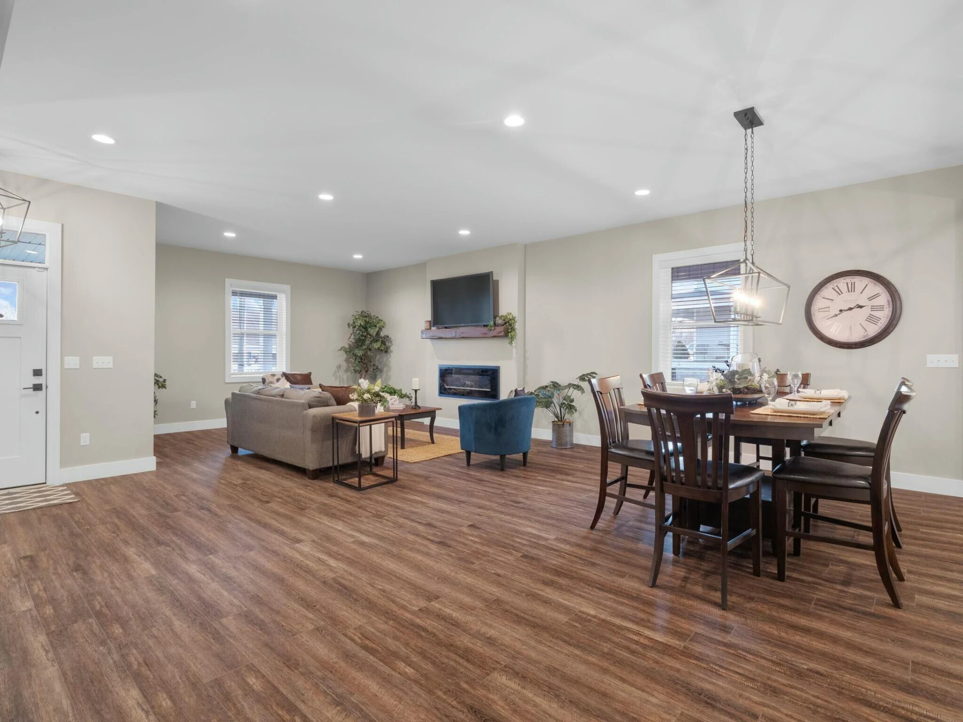 230 Diamond AVE - Photo 15