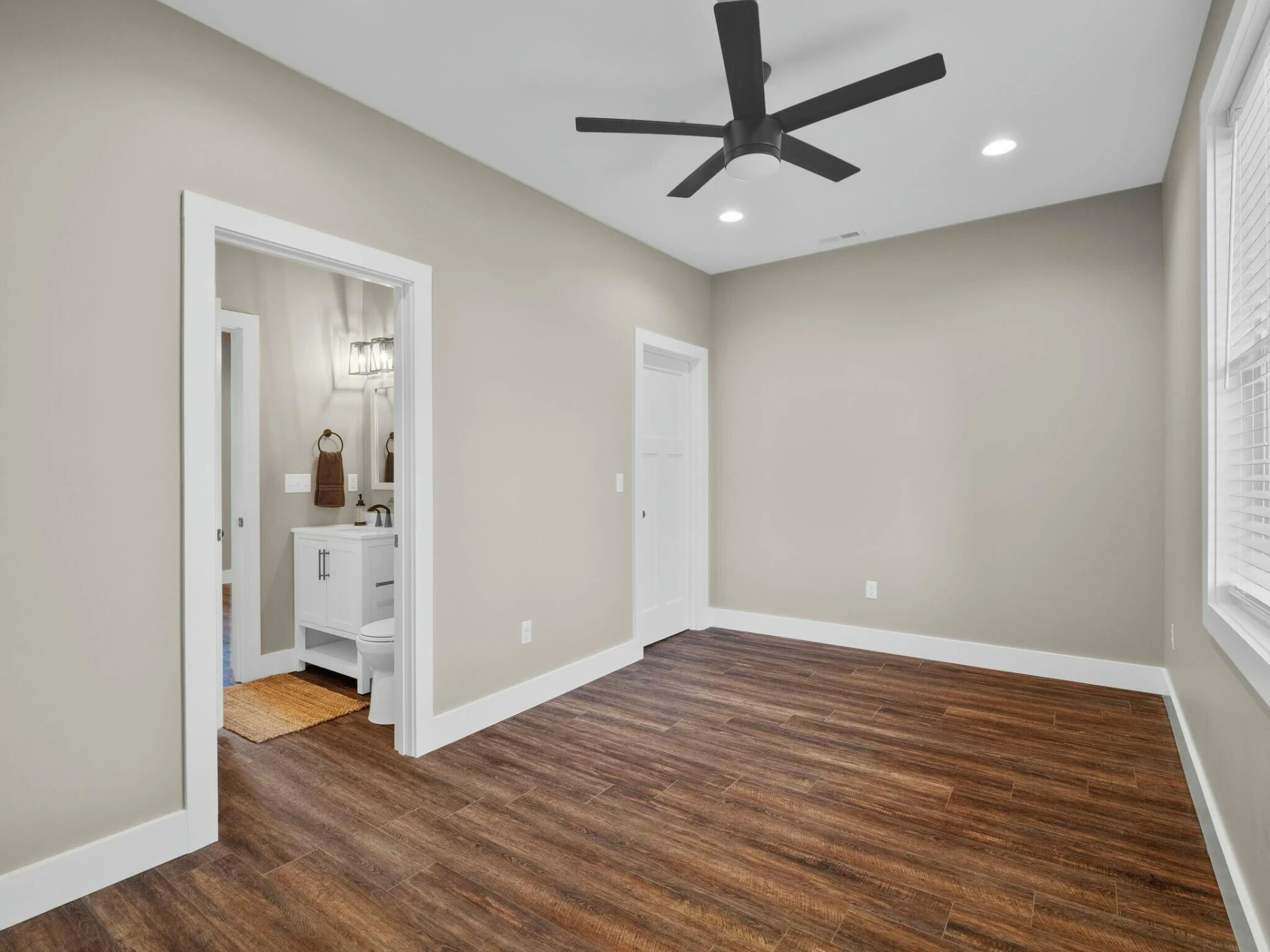 230 Diamond AVE - Photo 46