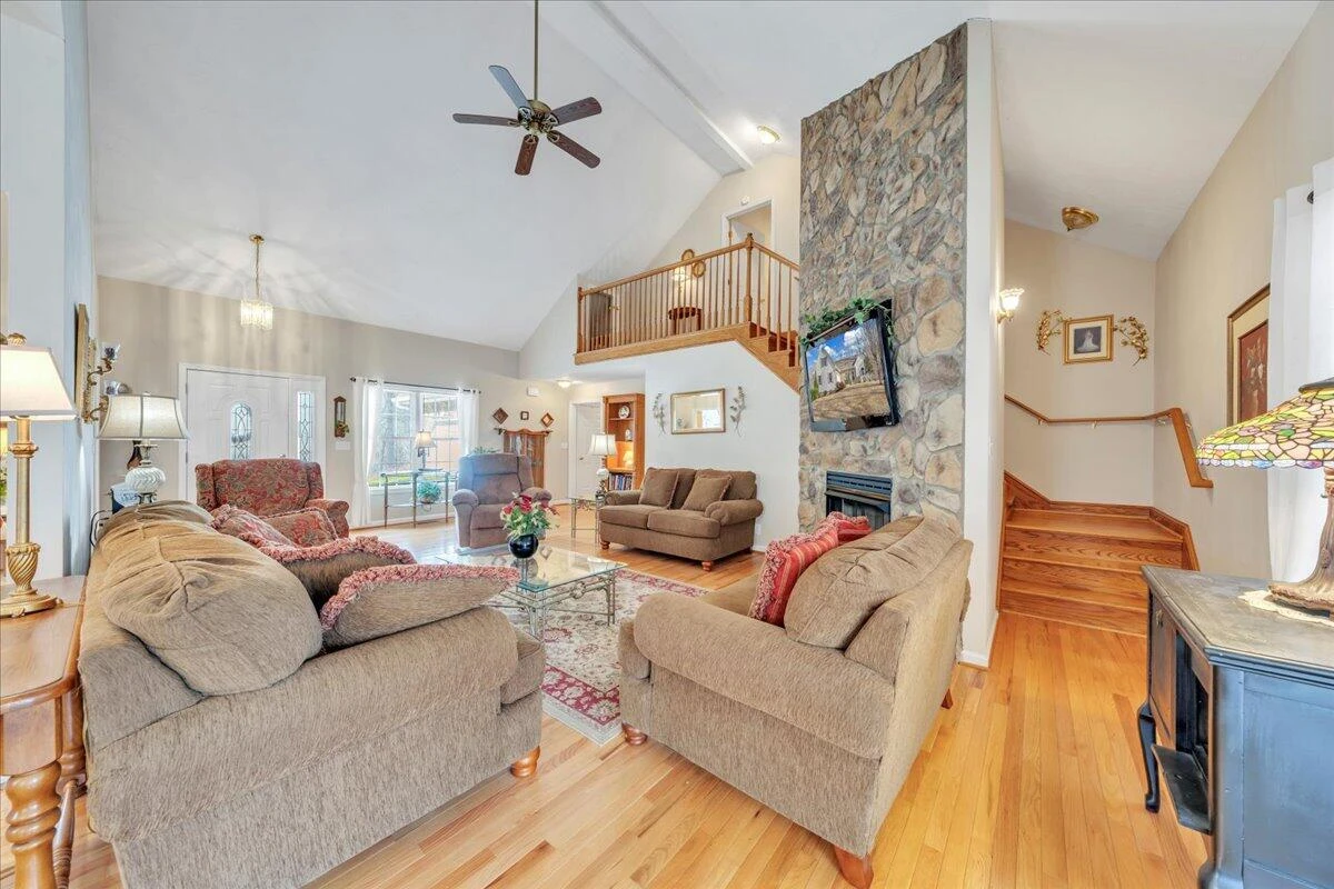 120 Lakecrest DR - Photo 16