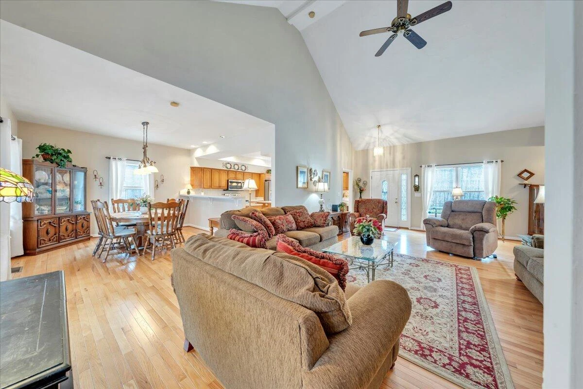 120 Lakecrest DR - Photo 17