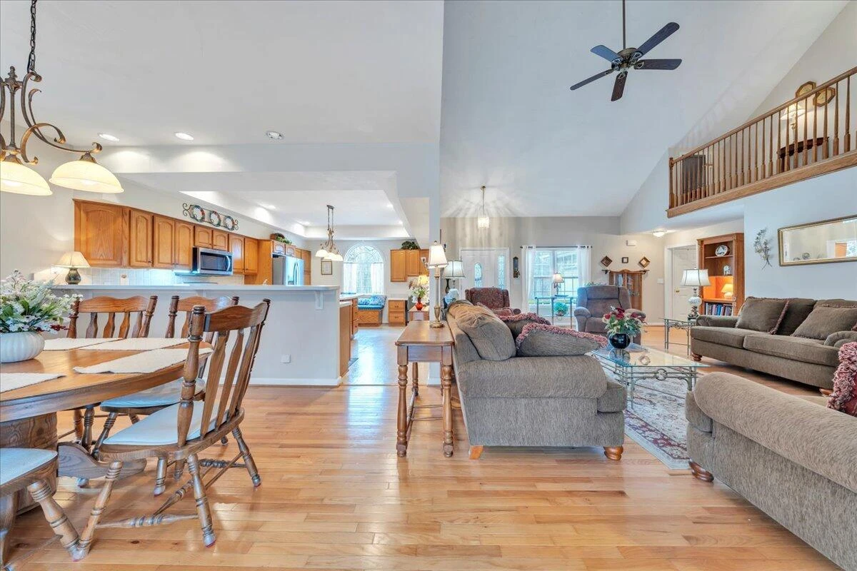 120 Lakecrest DR - Photo 18