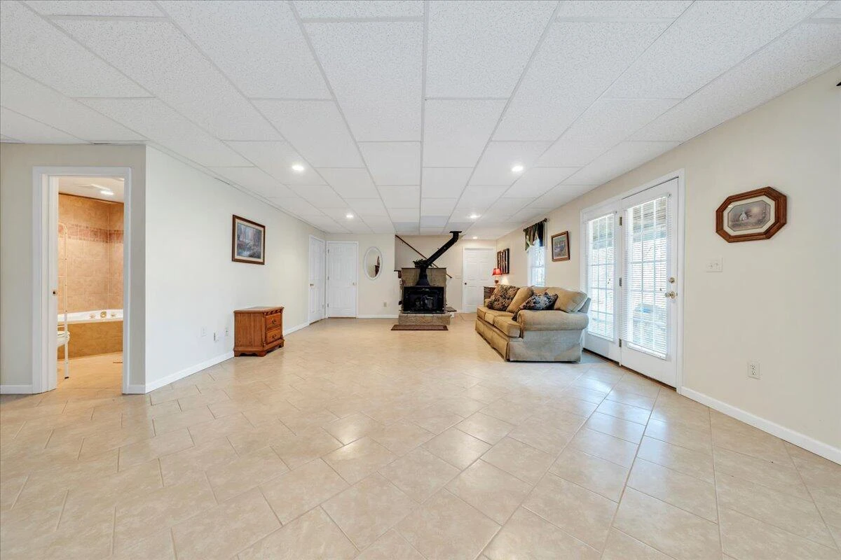 120 Lakecrest DR - Photo 54