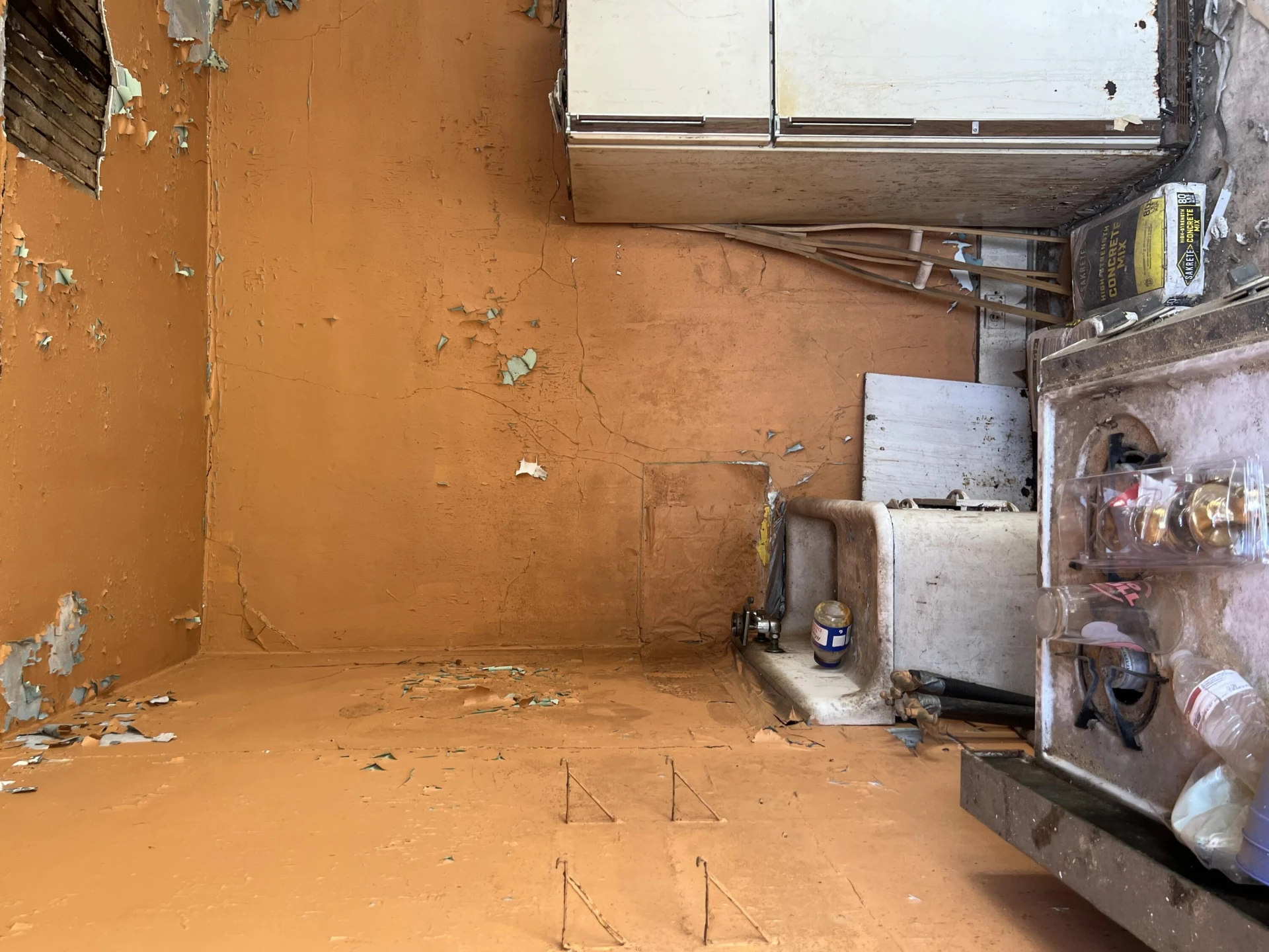 321 E Pine ST - Photo 2