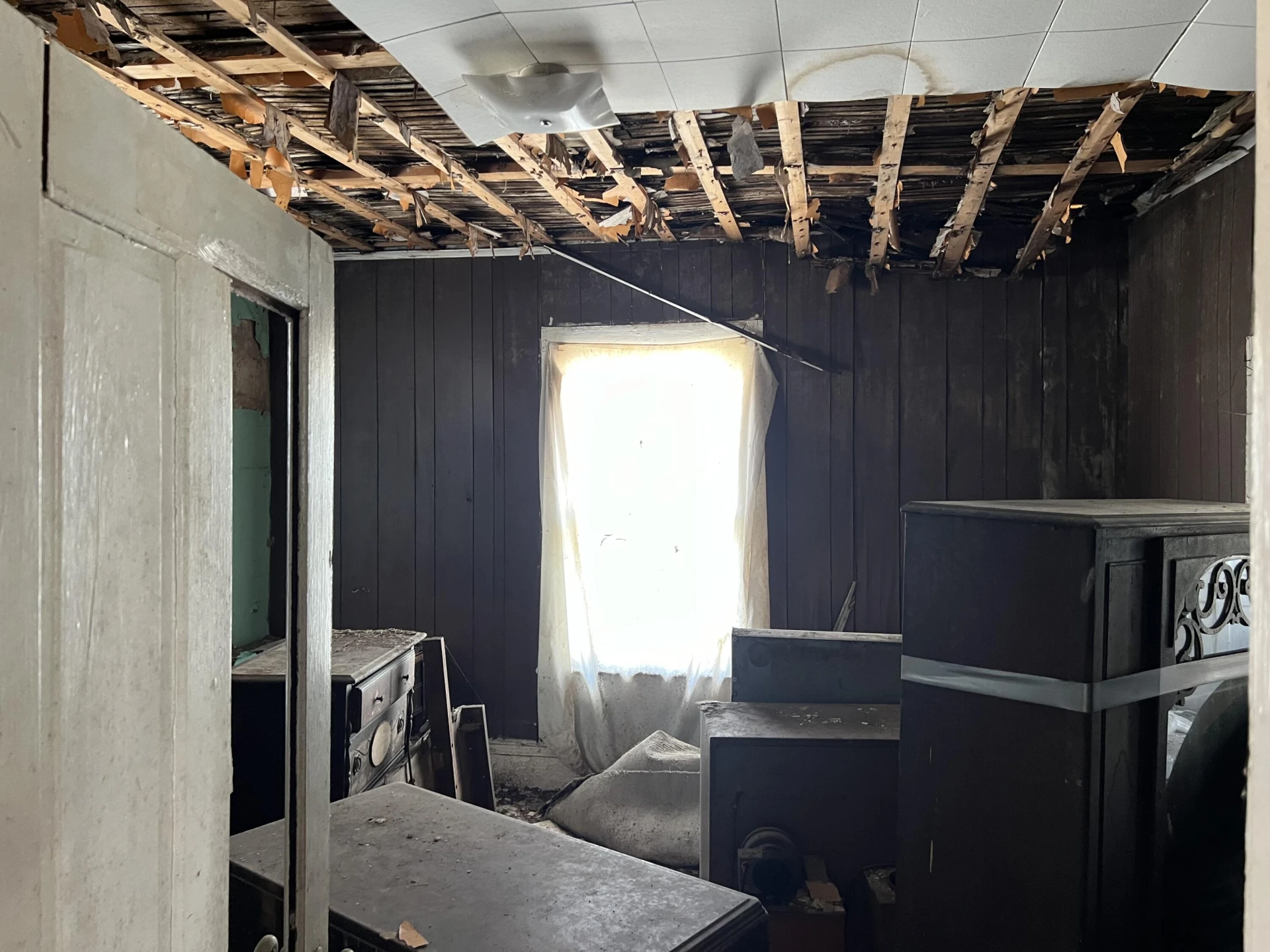 321 E Pine ST - Photo 4