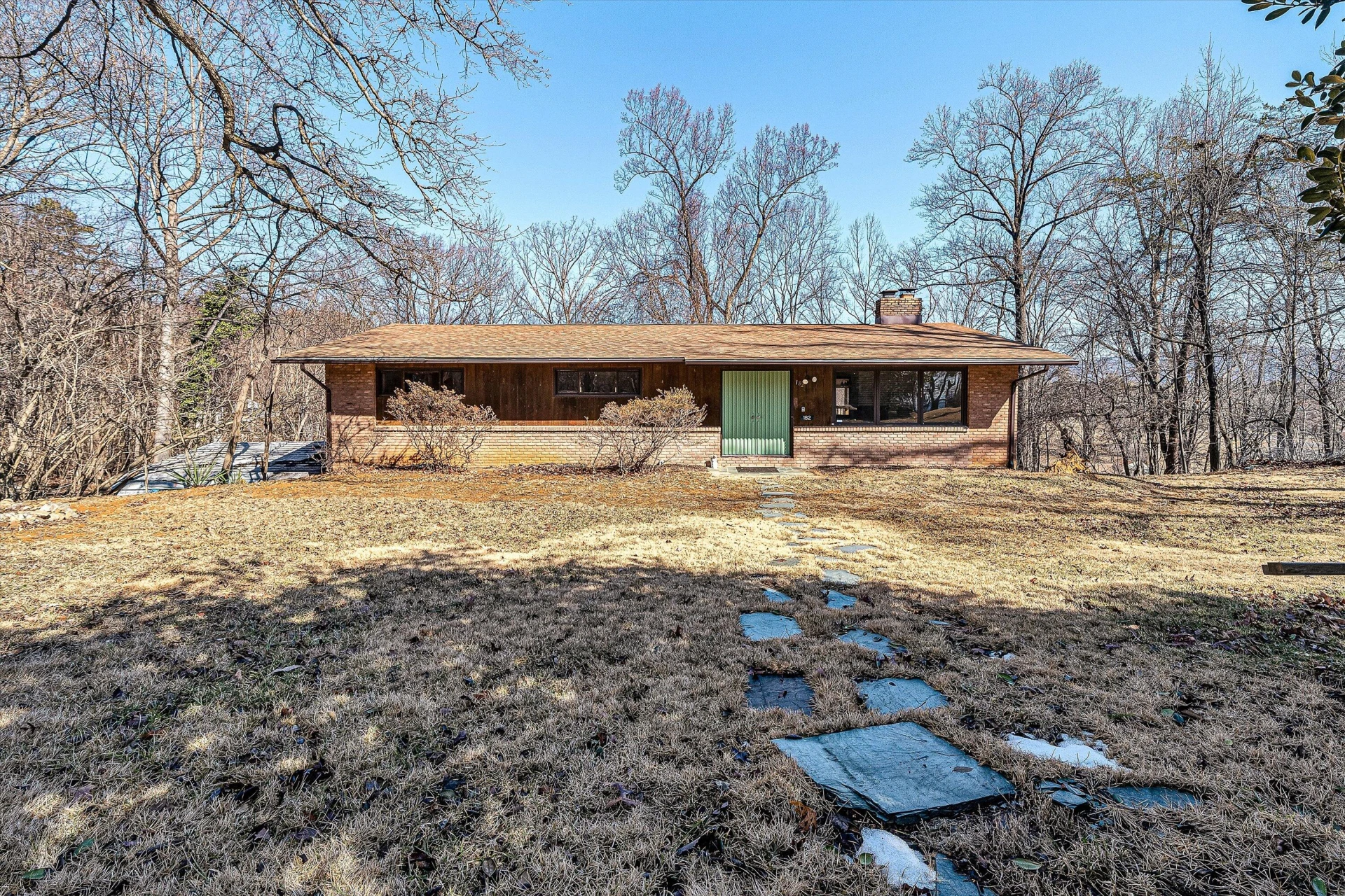 182 Dogwood LN