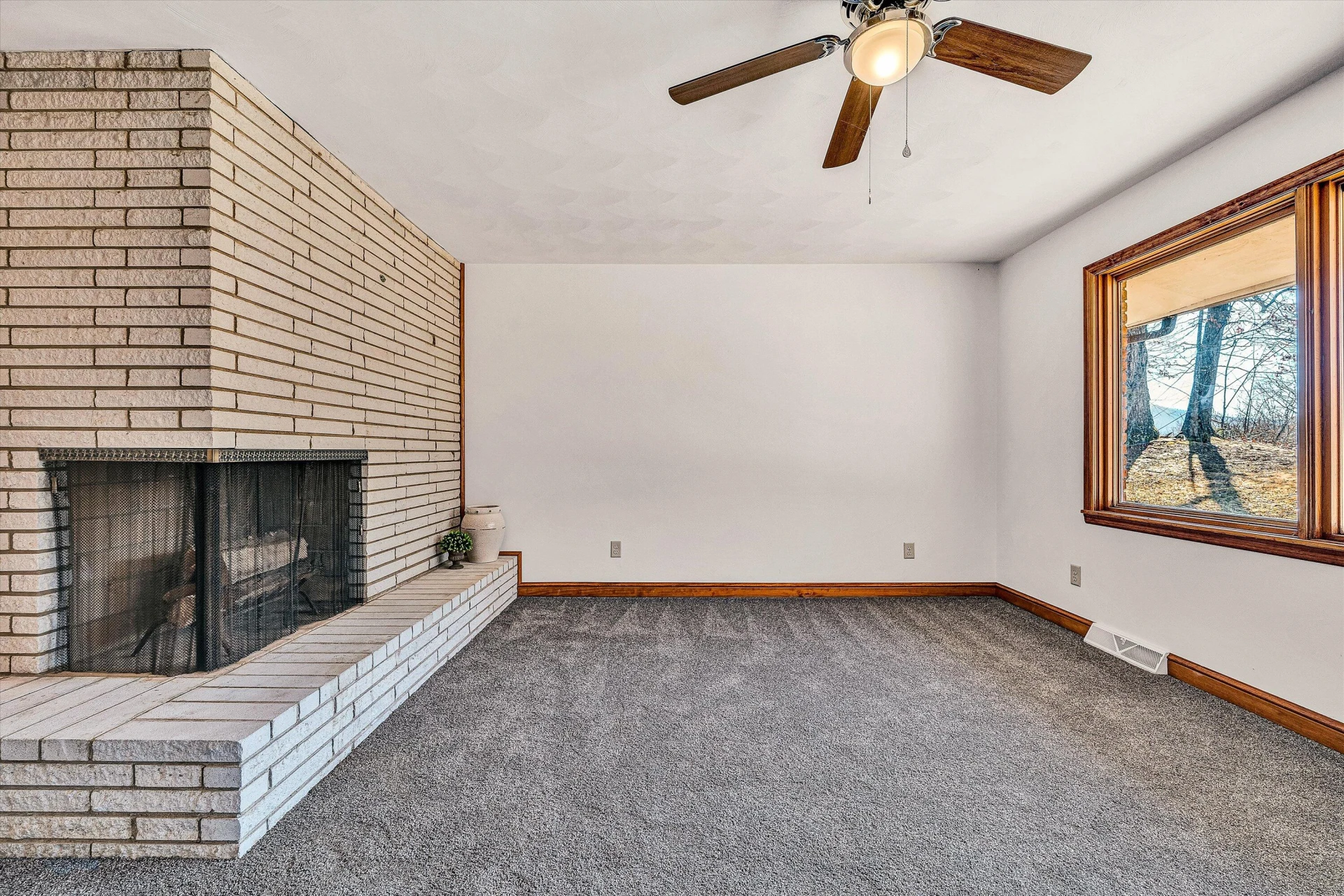182 Dogwood LN - Photo 4