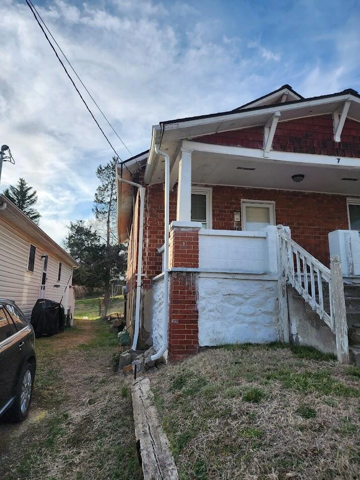 7 14Th ST SW - Photo 8