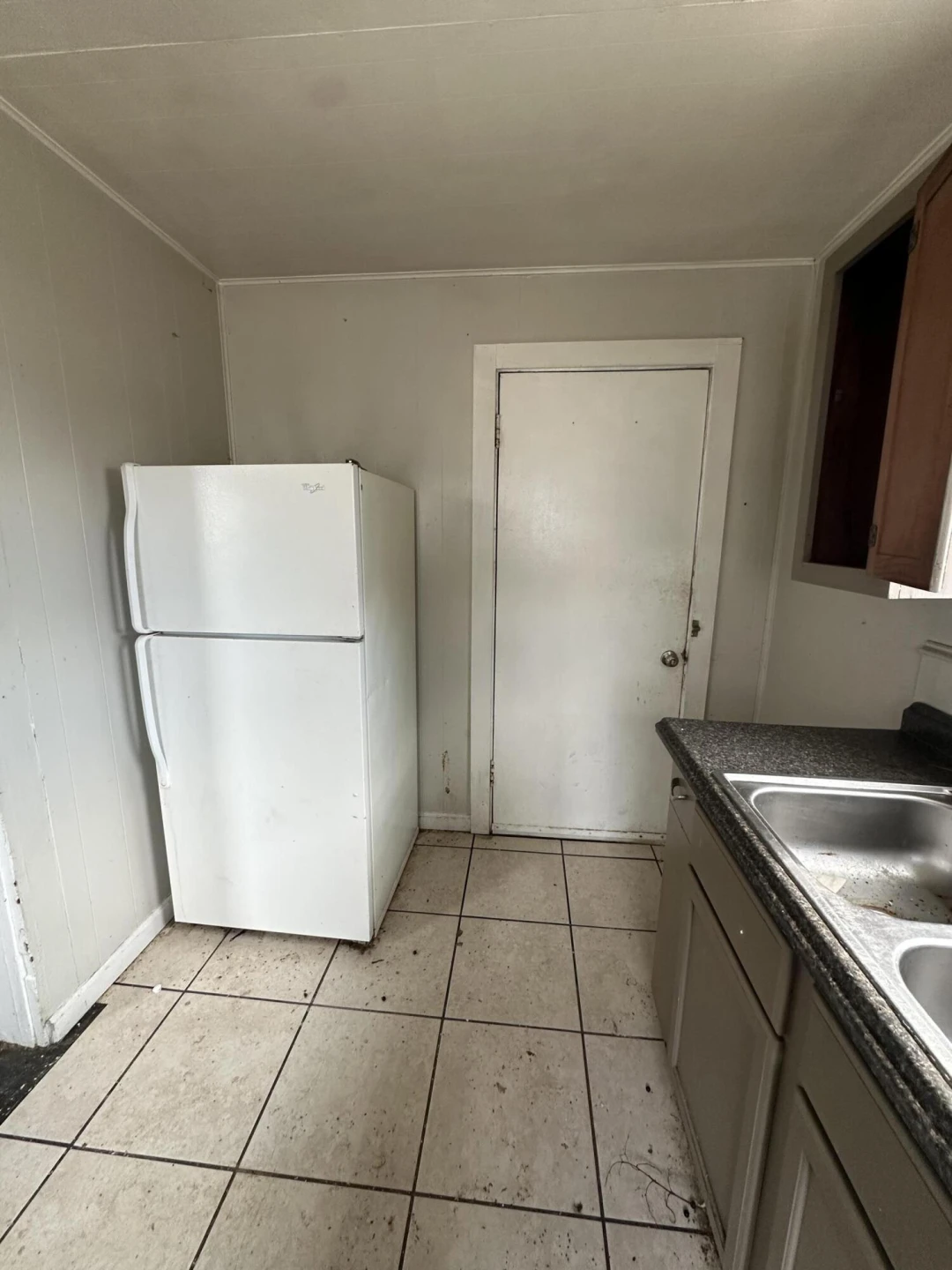 1224 Thomas AVE NW - Photo 6