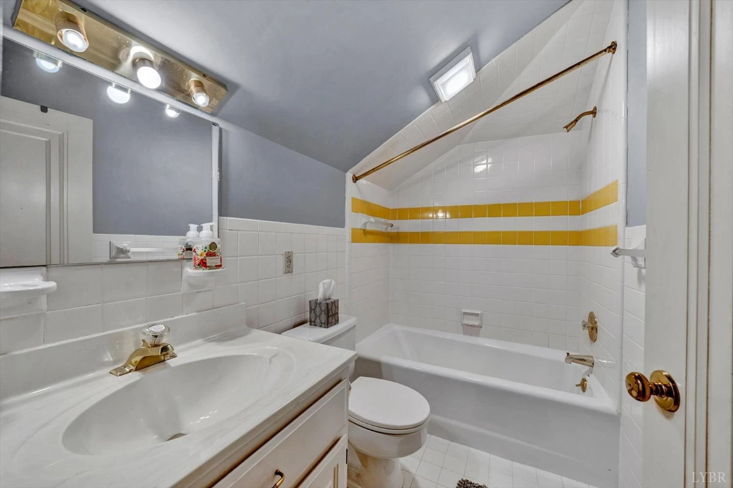 846 College ST - Photo 24