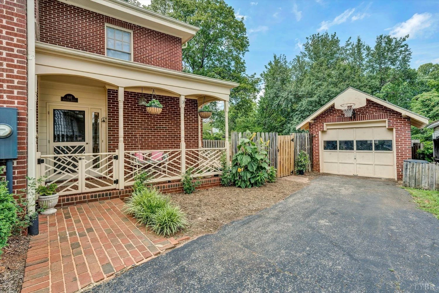846 College ST - Photo 28