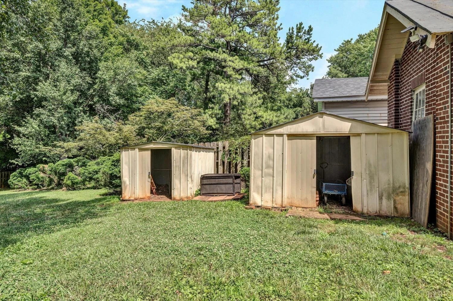 846 College ST - Photo 33
