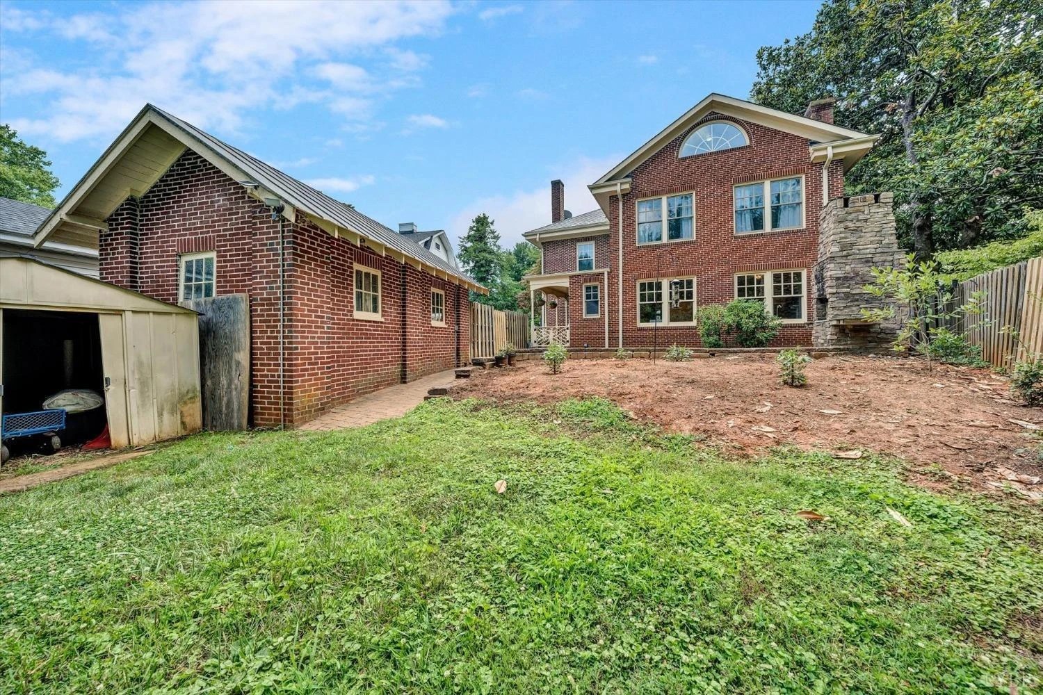 846 College ST - Photo 34