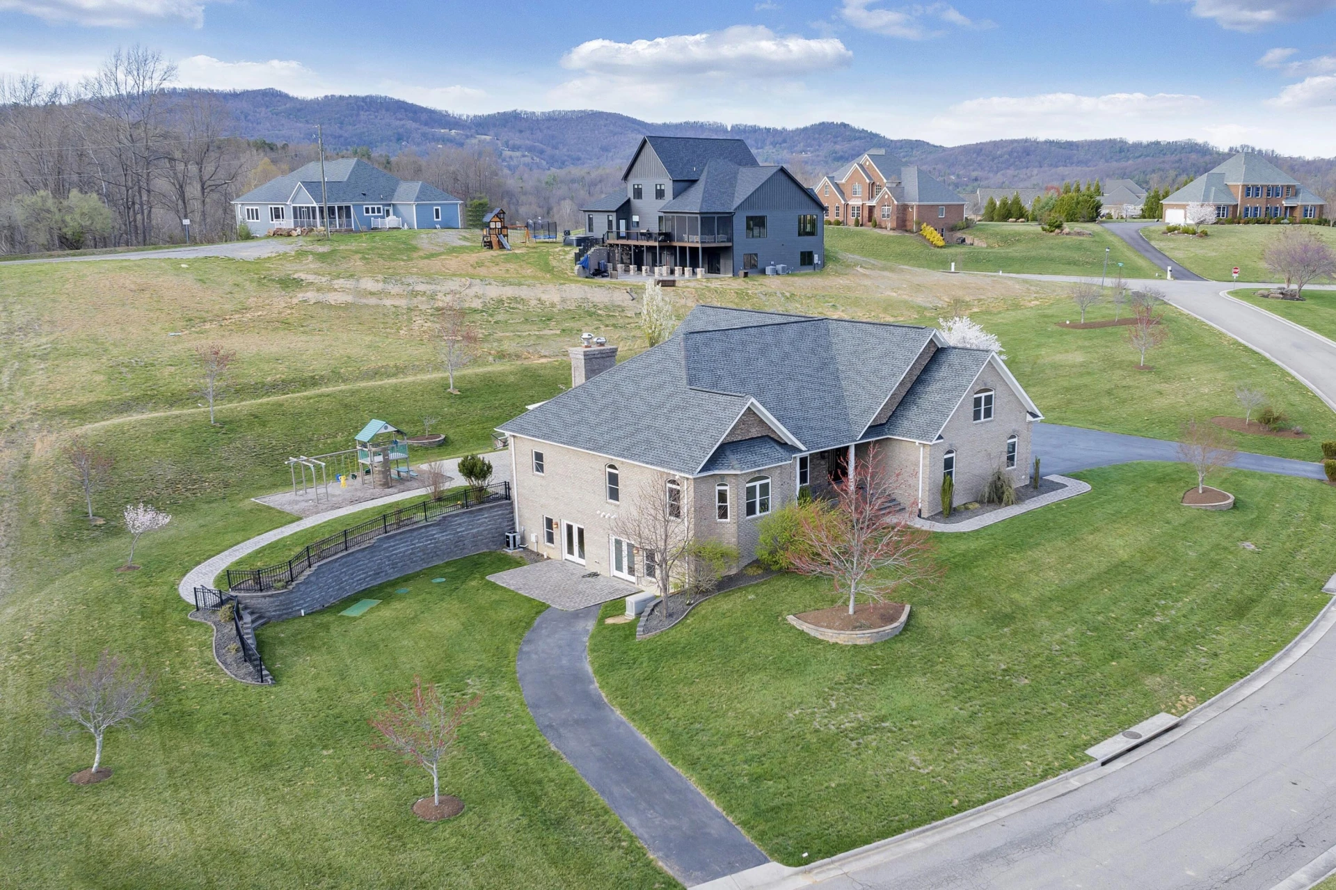 7425 Willow Leaf CIR - Photo 2