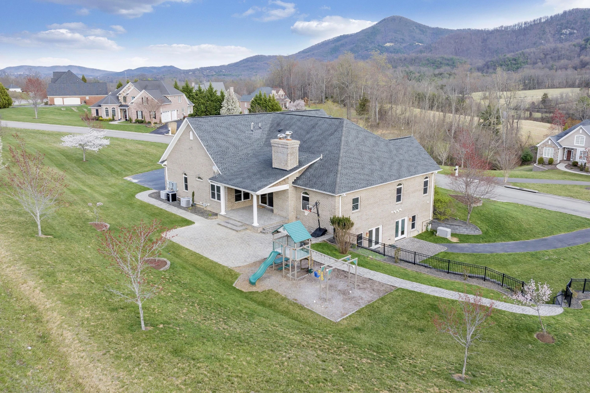 7425 Willow Leaf CIR - Photo 4