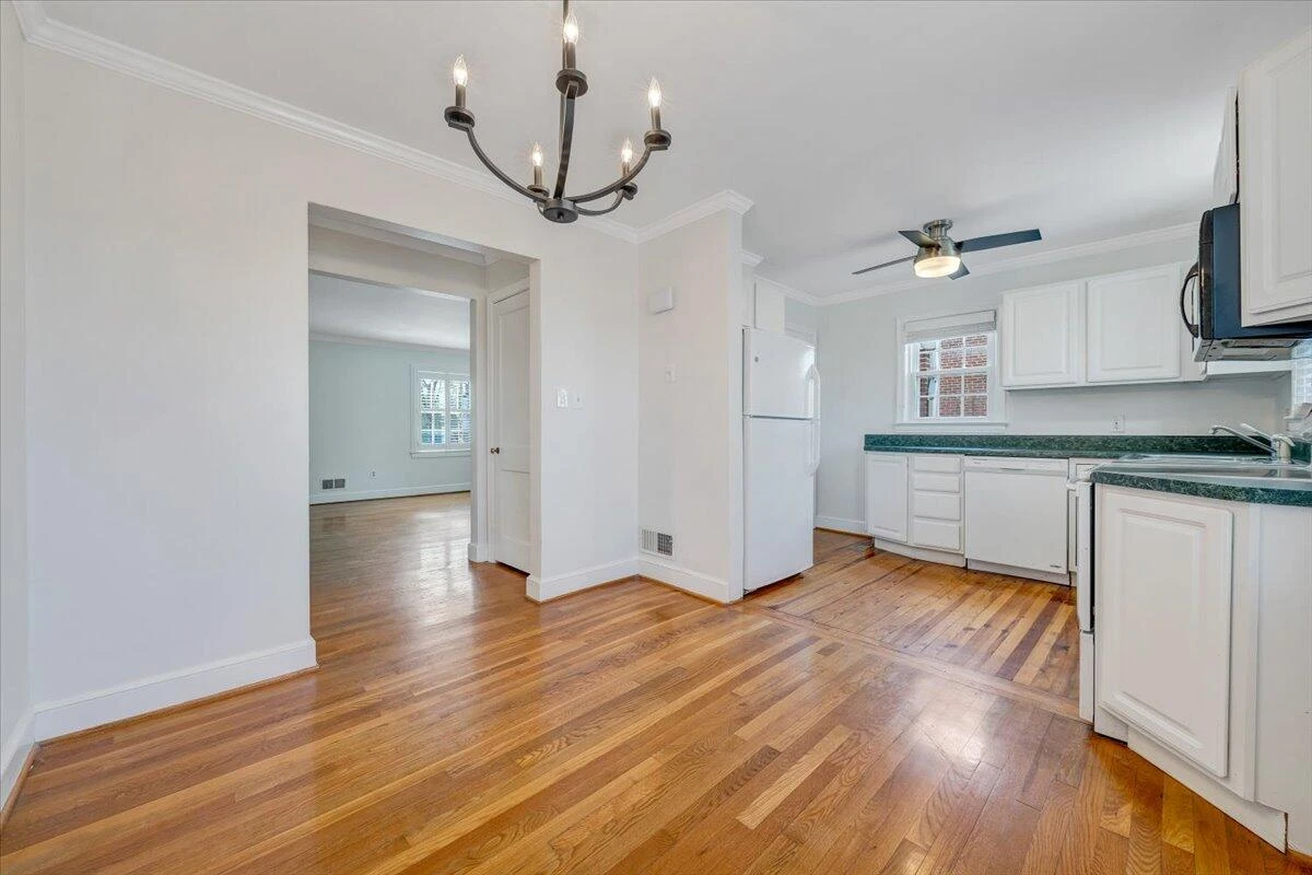 2937 Oak Crest AVE SW - Photo 13