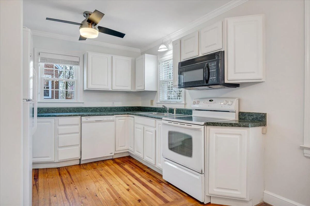 2937 Oak Crest AVE SW - Photo 15