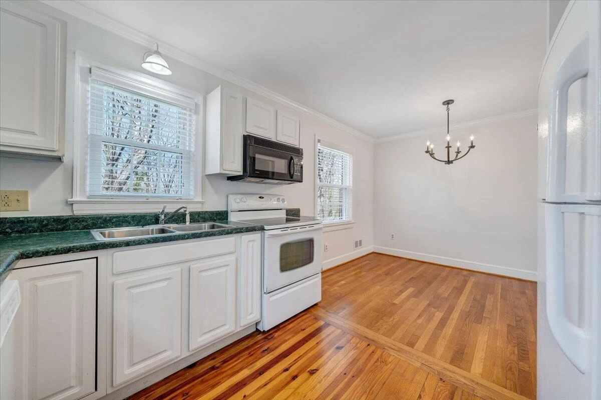 2937 Oak Crest AVE SW - Photo 17