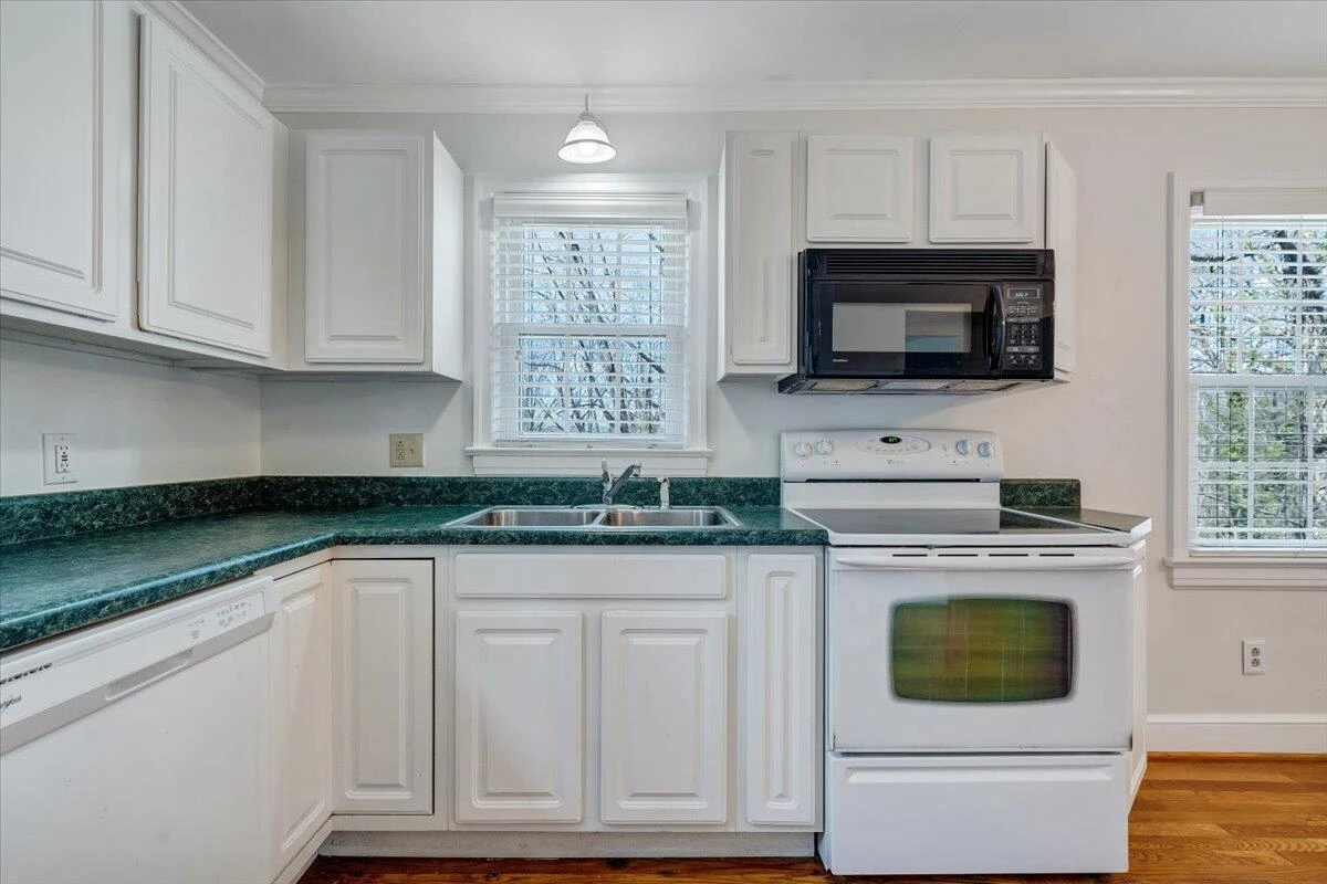 2937 Oak Crest AVE SW - Photo 18