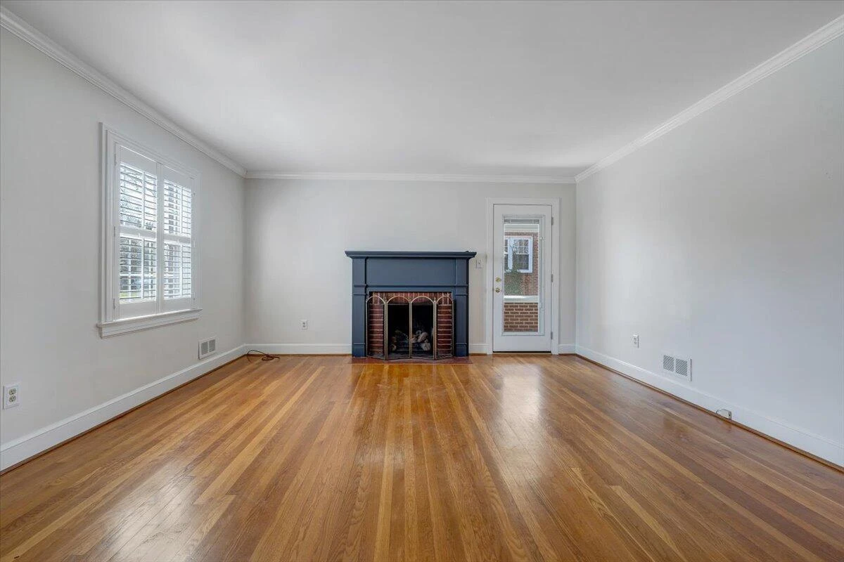 2937 Oak Crest AVE SW - Photo 7