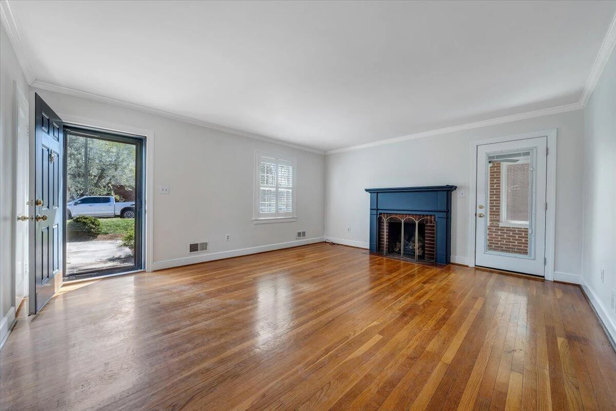 2937 Oak Crest AVE SW - Photo 8
