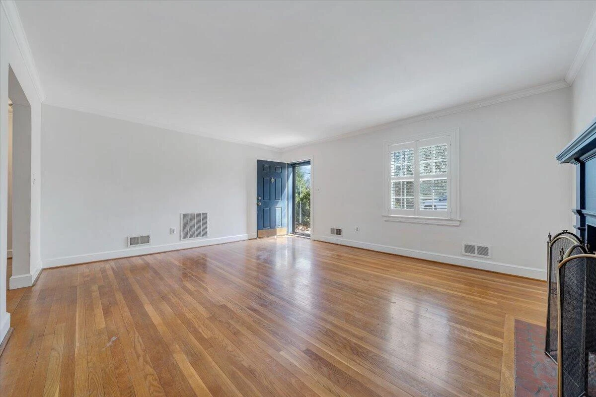 2937 Oak Crest AVE SW - Photo 9