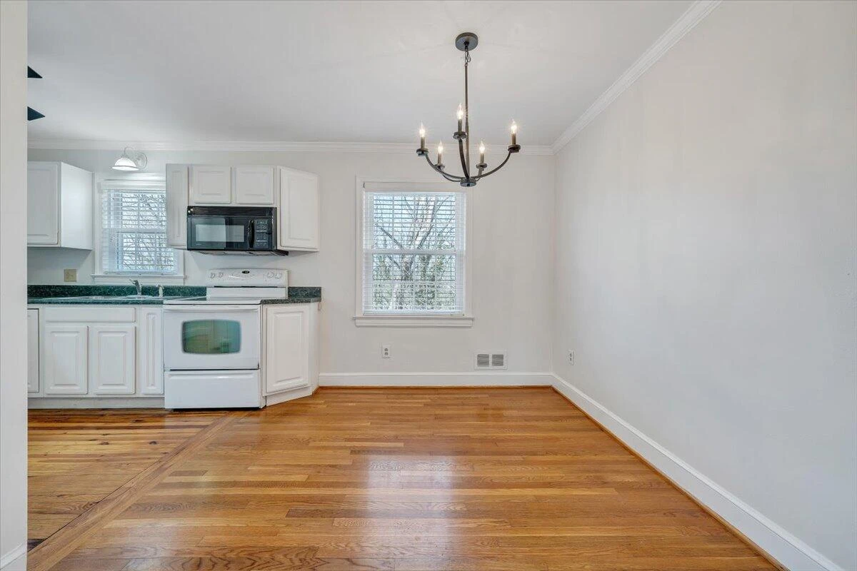 2937 Oak Crest AVE SW - Photo 11
