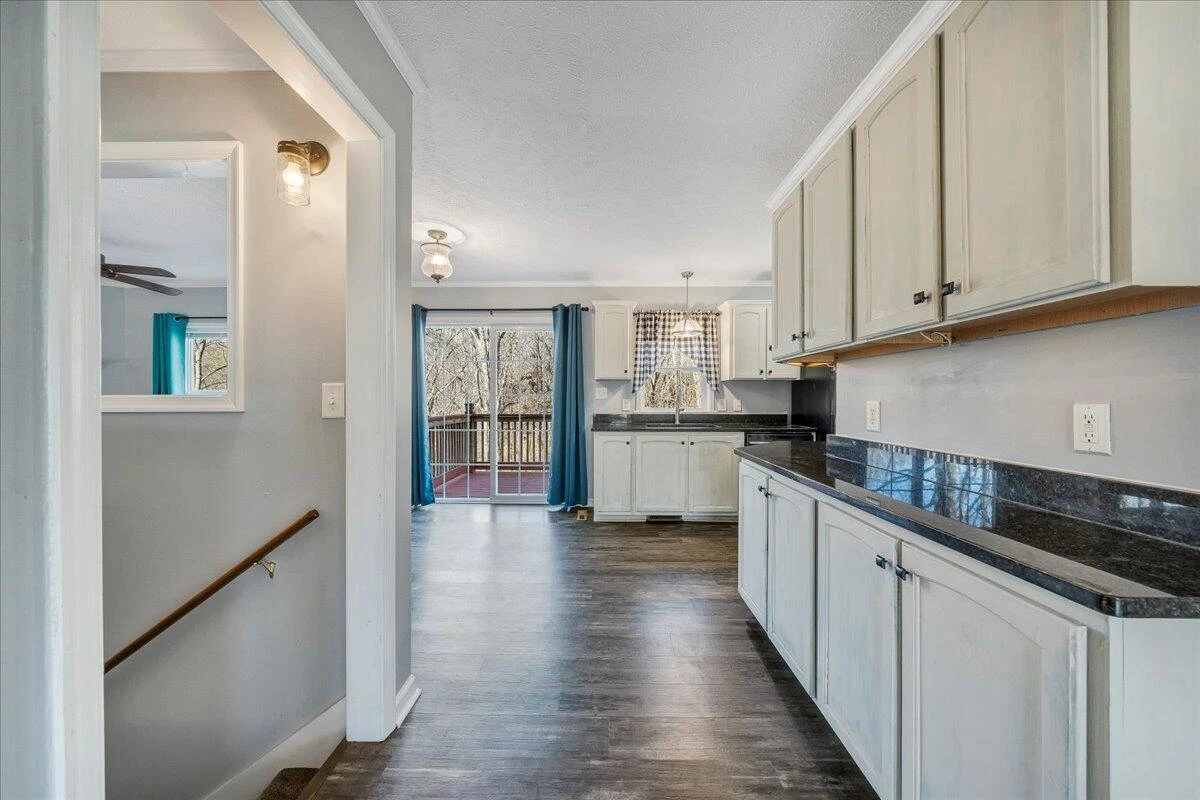 1309 Gate LN - Photo 13