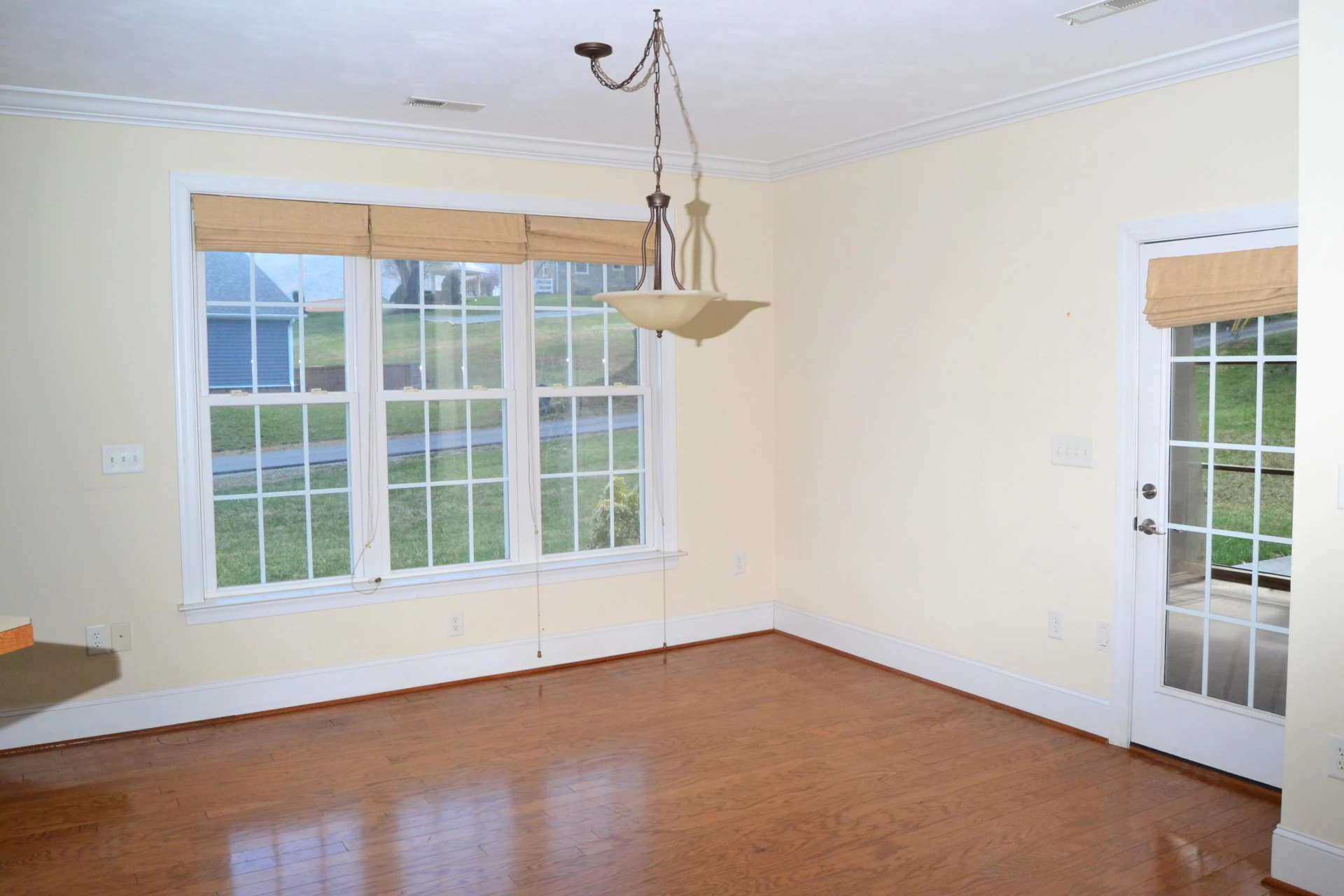 1112 Gaston DR - Photo 11