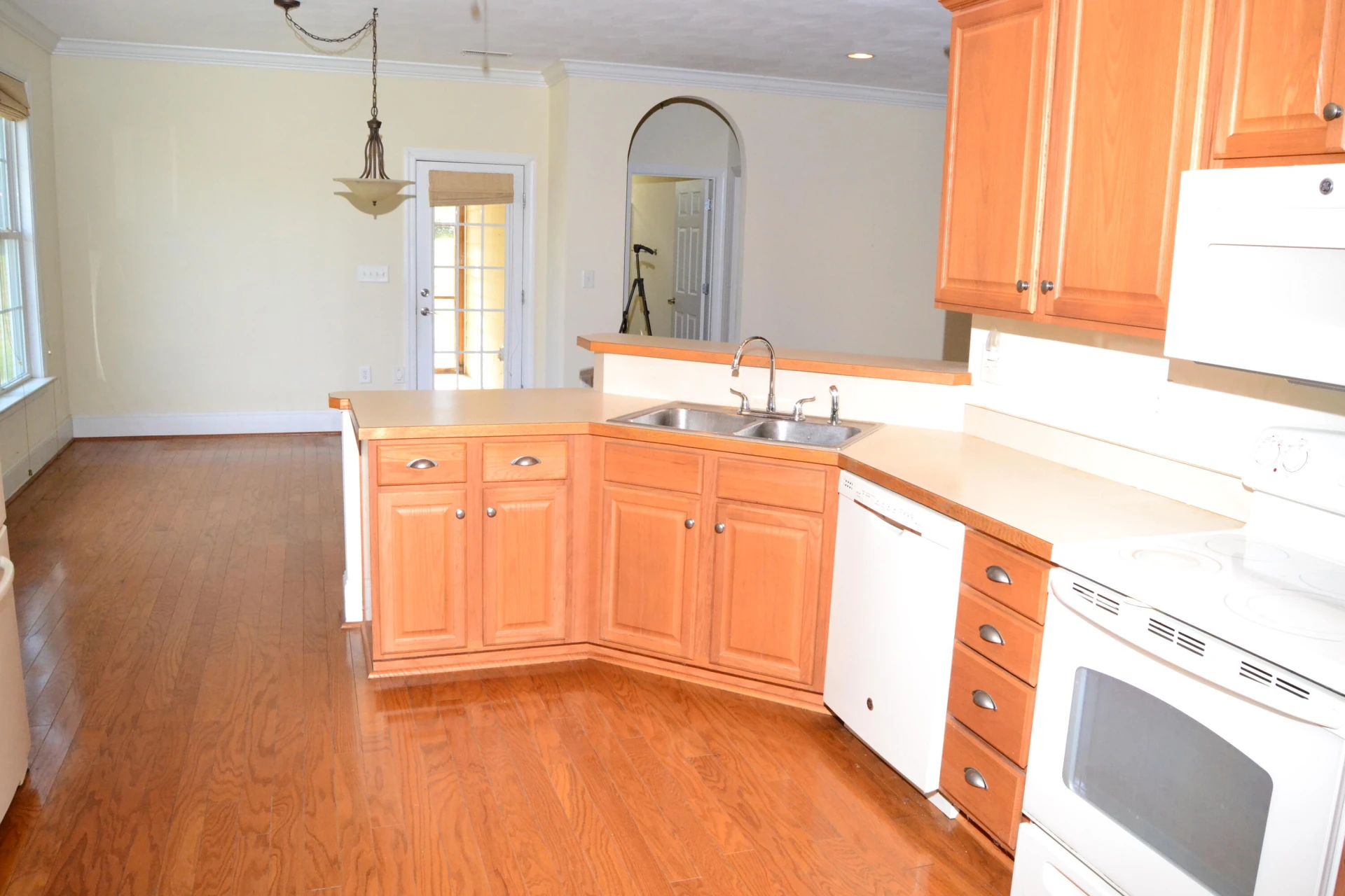 1112 Gaston DR - Photo 13